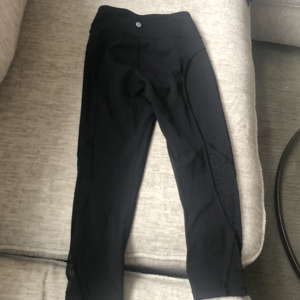 Lululemon high rise crop legging with lace detail size 2